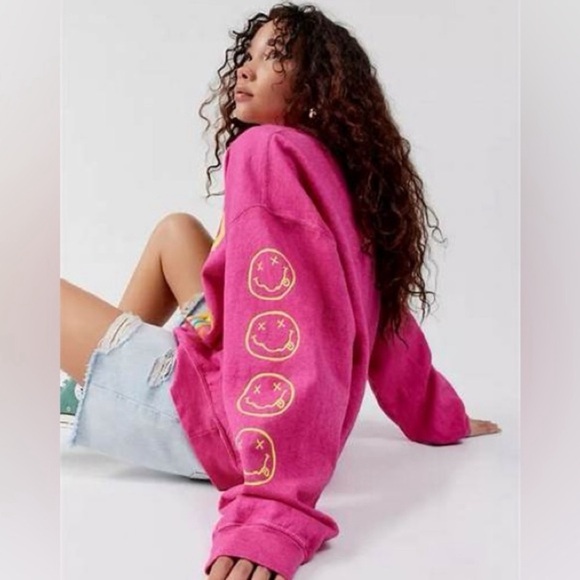 Pink nirvana sweatshirt - Picture 2 of 5